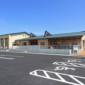 保育園　西面ファサード