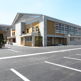 体育館　北東ファサード